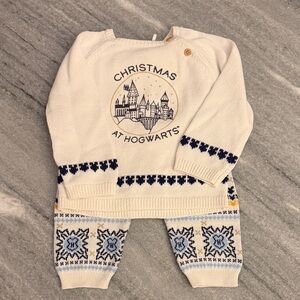 Christmas at Hogwarts - Sweater and Pants Set (6-9 Mons) 🦉❄️